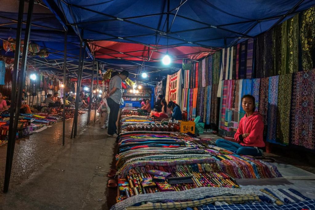 o que fazer em Luang Prabang - night market
