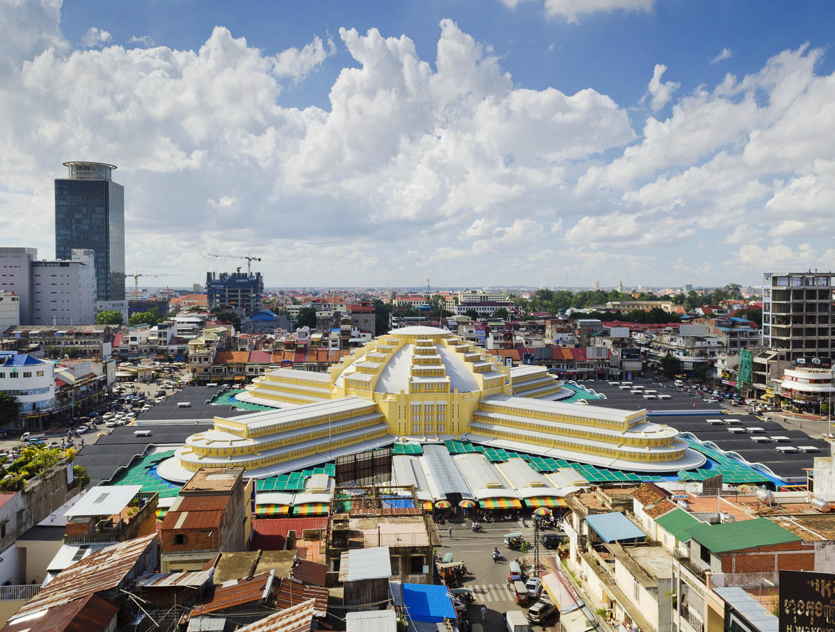 Vista aérea do Mercado Central de Phnom Penh, conhecido como Phsar Thmey.