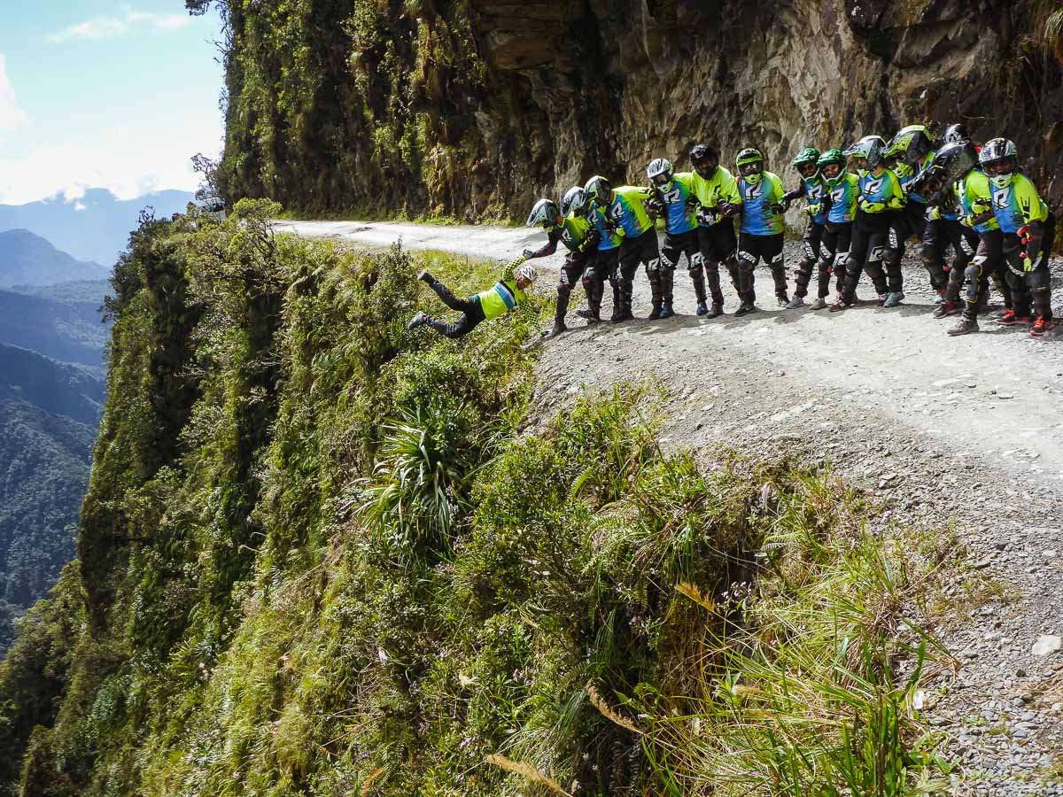 Estrada da Morte em La Paz, Bolívia - brincadeira com guias