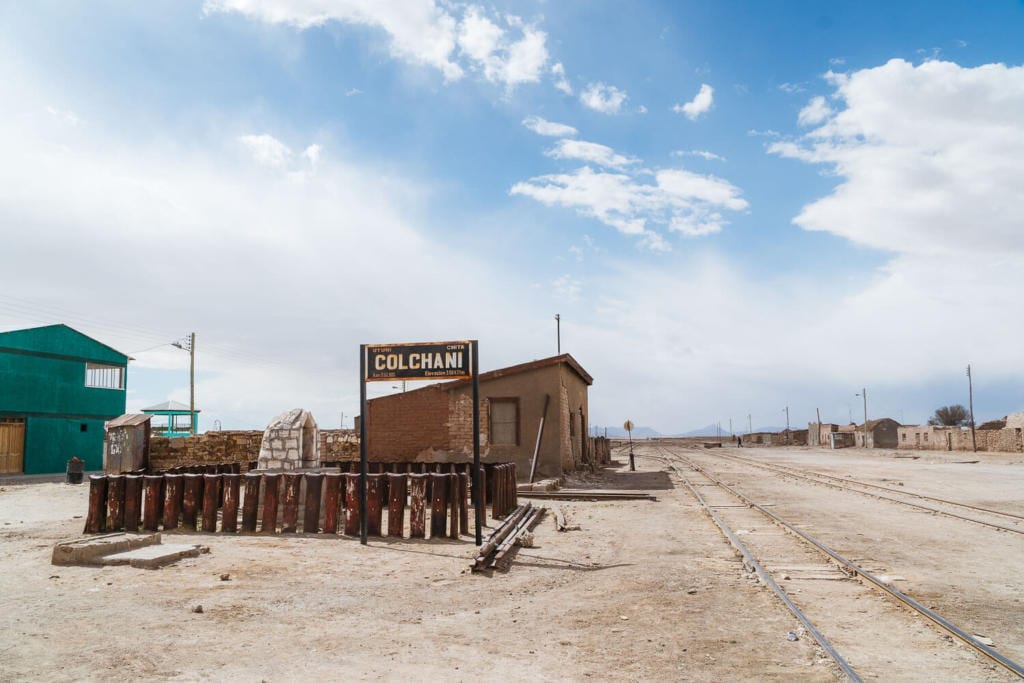 Salar de Uyuni - Foto de uma estação de trem no povoado de Colchani