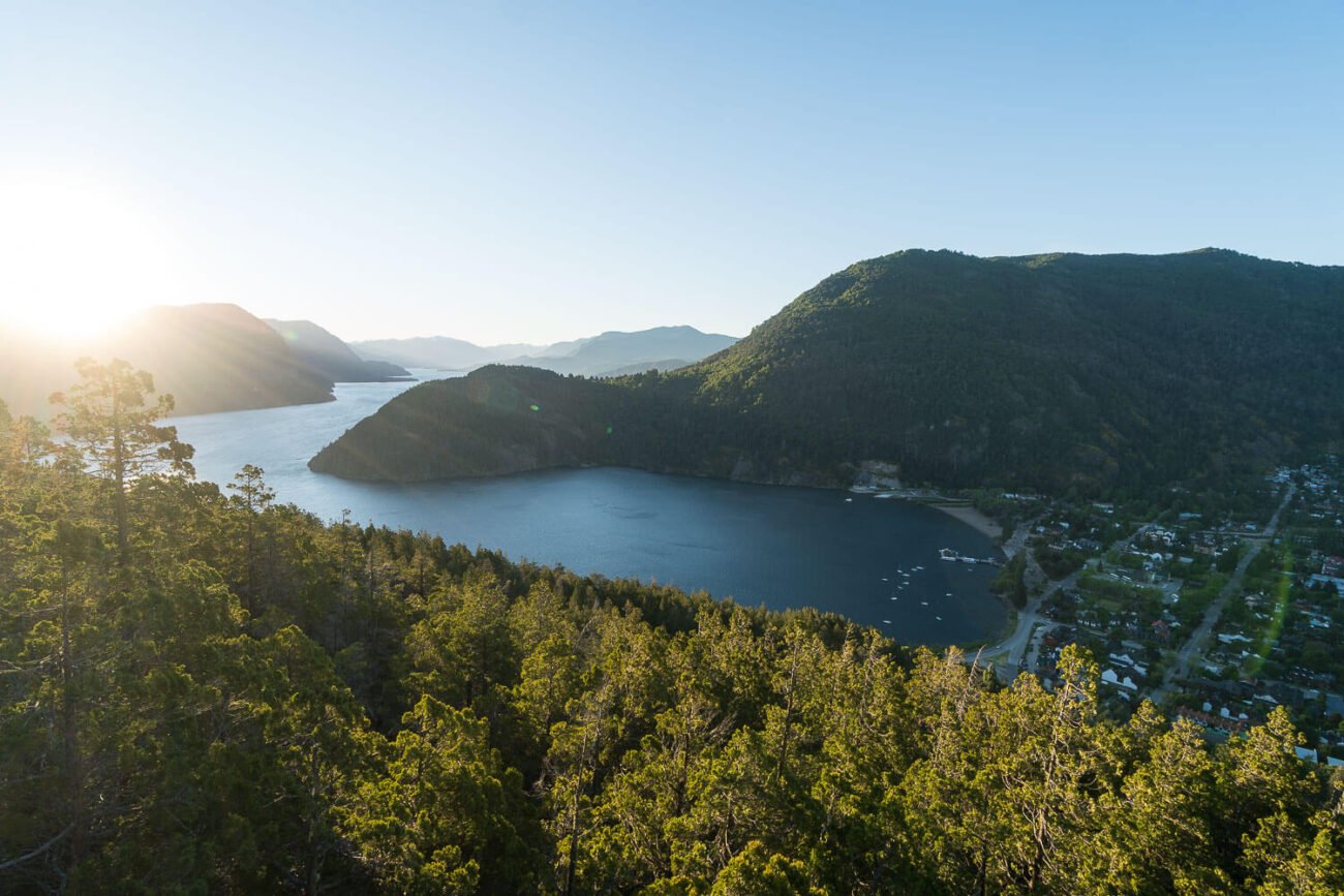 Vista do lago Lácar e da cidade de San Martin - Rota dos Sete Lagos