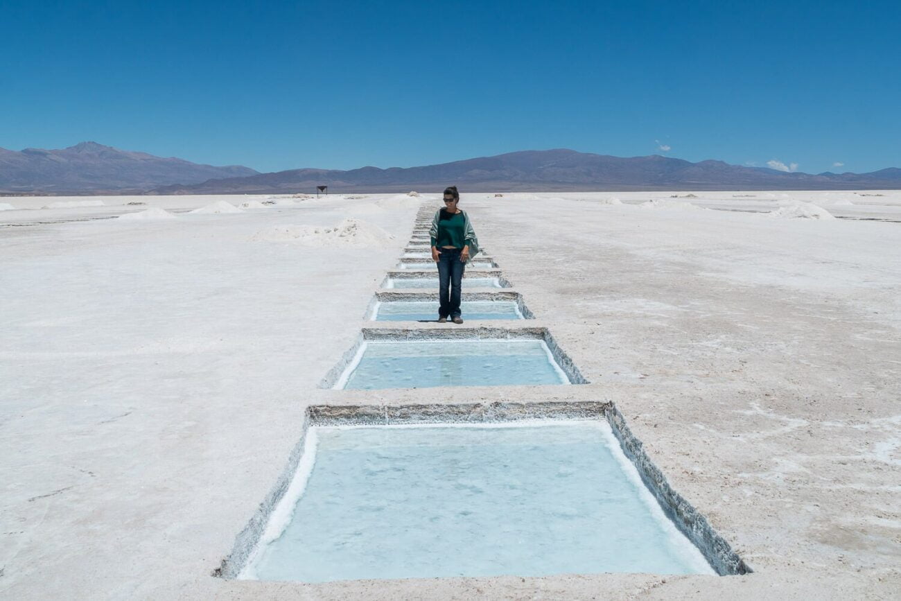 Dri em meio a cortes feitos no chão de sal - Salinas Grande Salta e Jujuy