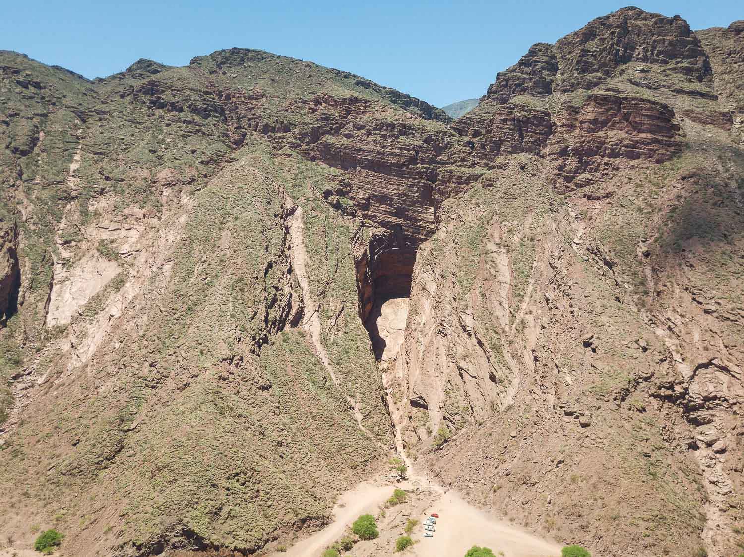 Quebrada de Humahuaca e Cerro de 14 colores - Garganta del diablo
