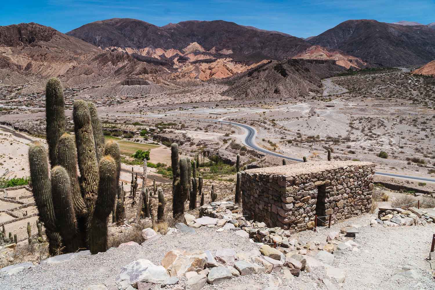 Quebrada de Humahuaca e Cerro de 14 colores - Tilcara
