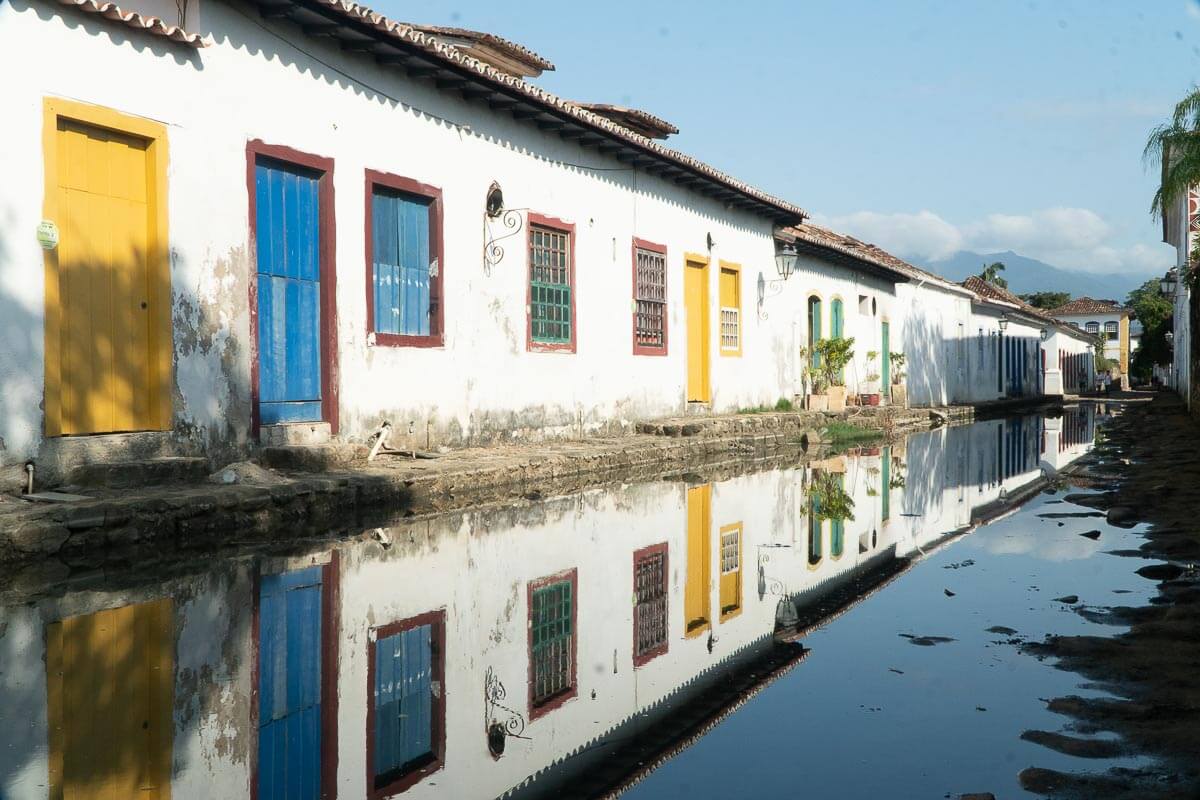 Onde ficar em Paraty - Hospedagem - ruas alagadas pela maré