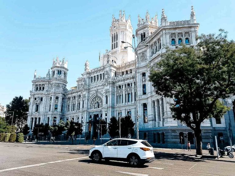 Aluguel de carro na Espanha: 12 dicas e informações importantes