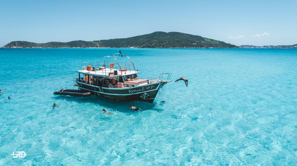 Passeio de barco em Arraial do Cabo - Arraial Vip