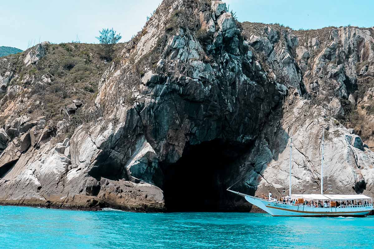 Passeio de barco em Arraial do Cabo - Gruta Azul