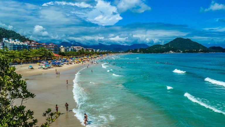 As melhores sugestões de pousadas pé na areia em Ubatuba
