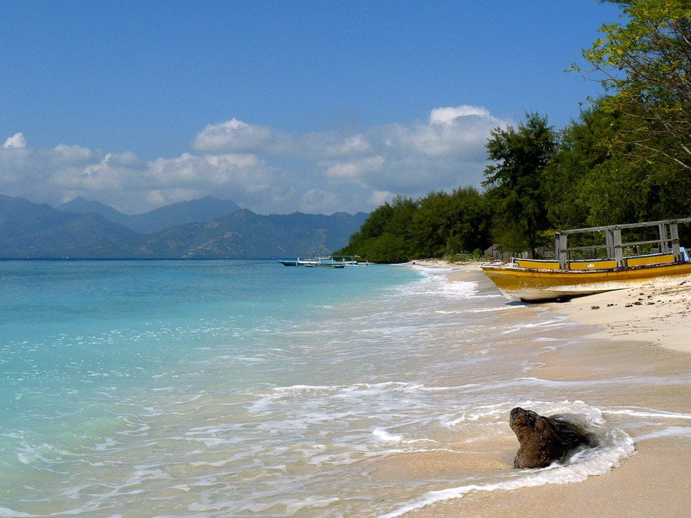 Gili Meno com águas azuis cristalinas 