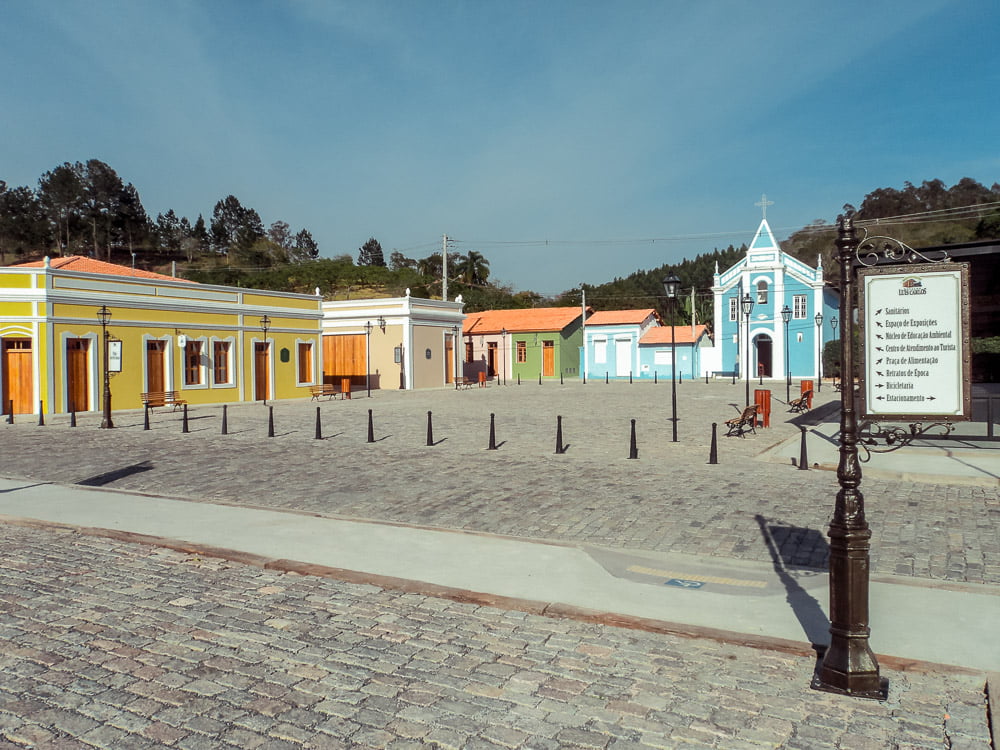 Vila cenográfica de Luis Carlos em Guararema