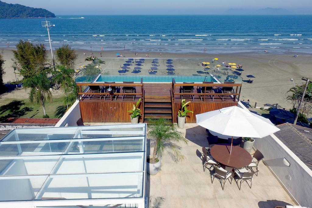 Vista de cima do hotel de frente para a praia de São Lourenço