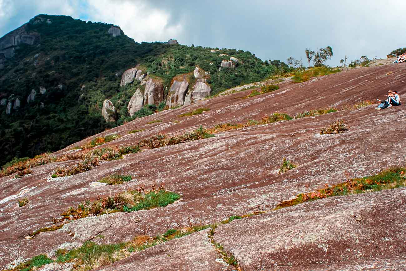 Uma parte da Pedra Partida onde é possível sentar
