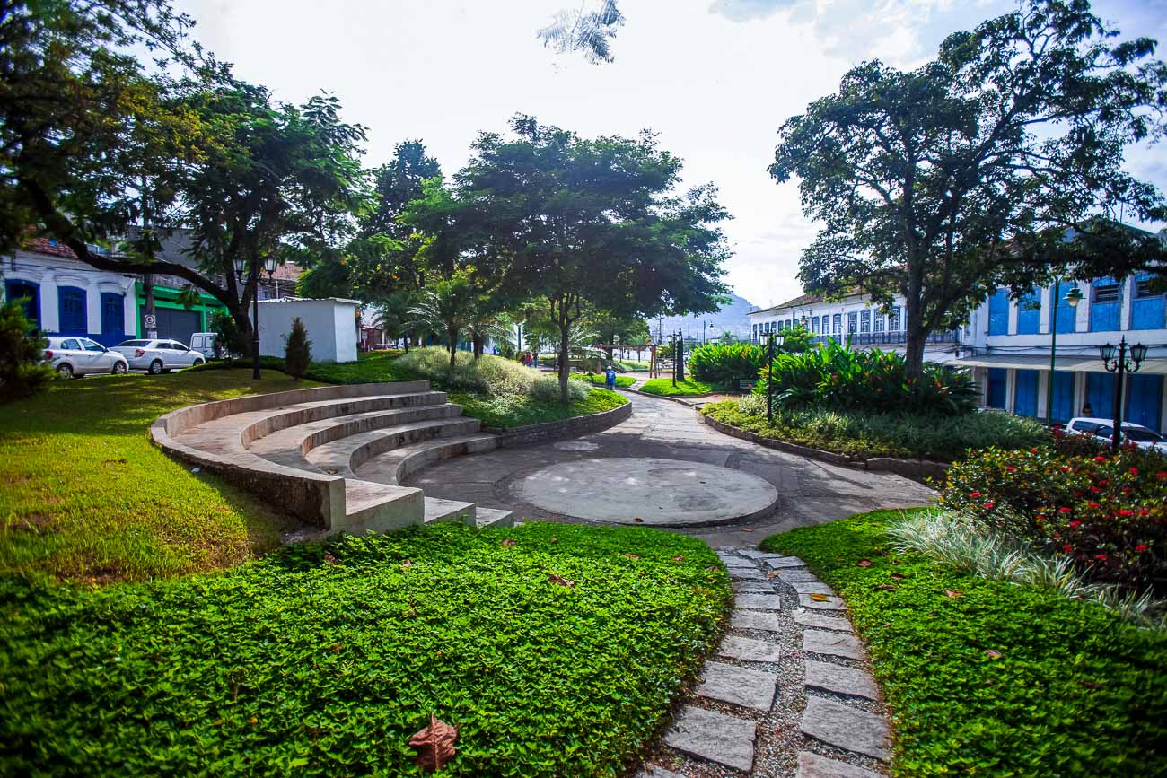 Praça General Osório em Angra dos Reis durante o dia