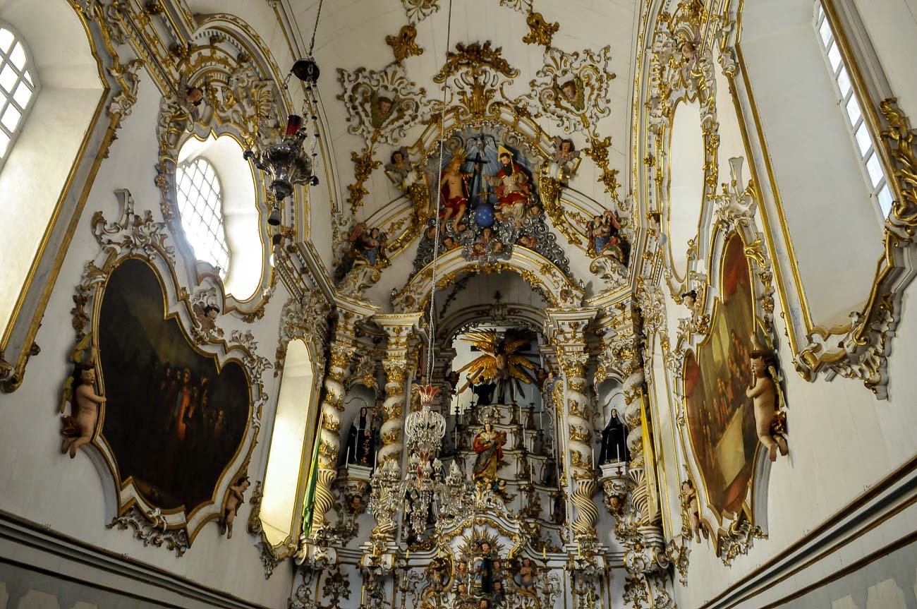 Interior da Igreja São Francisco de Assis.