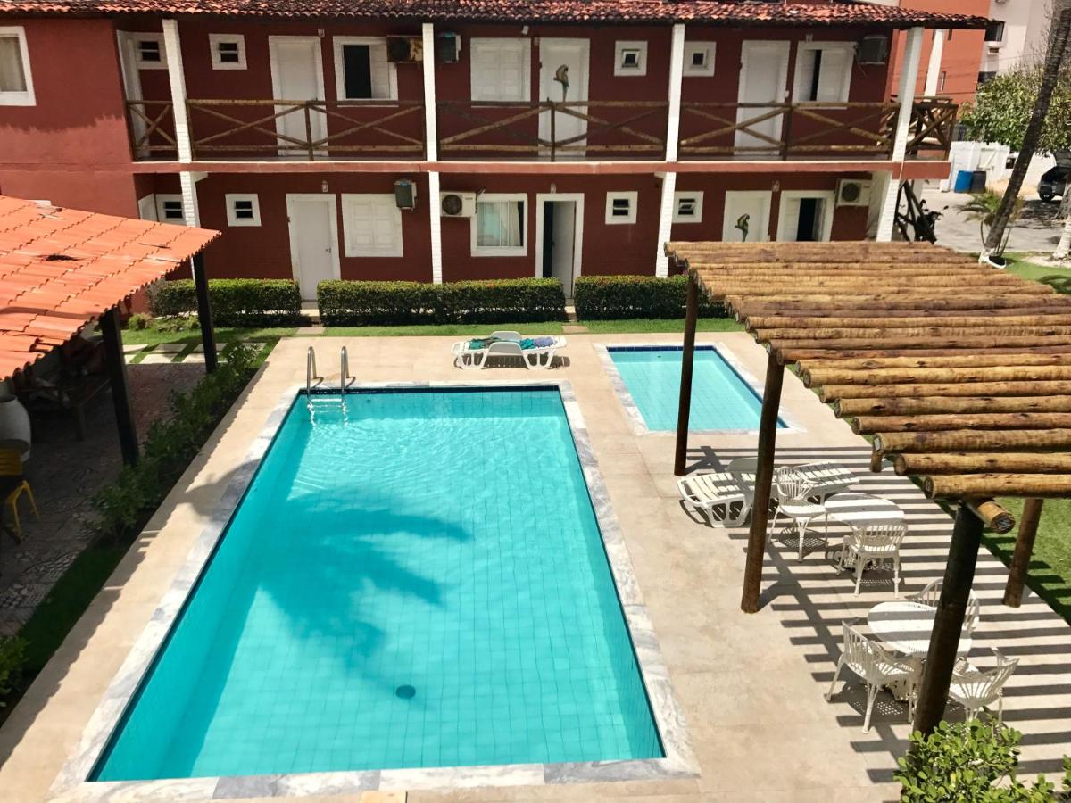 Piscinas ao ar livre em pousada em Maceió
