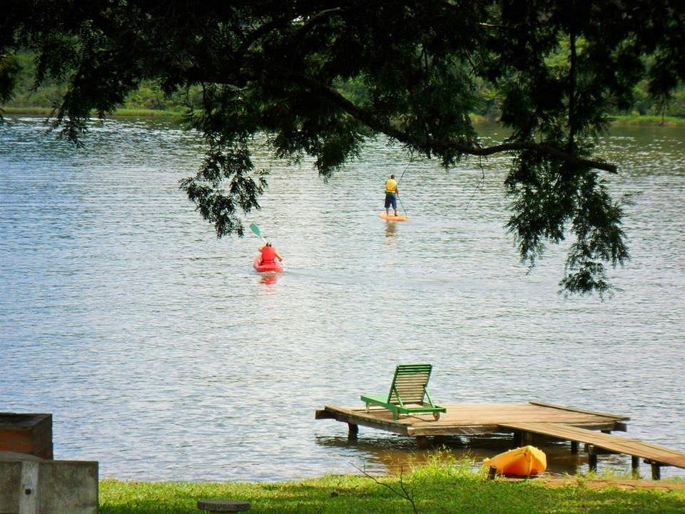 Lago para pesca em pousada em Brotas