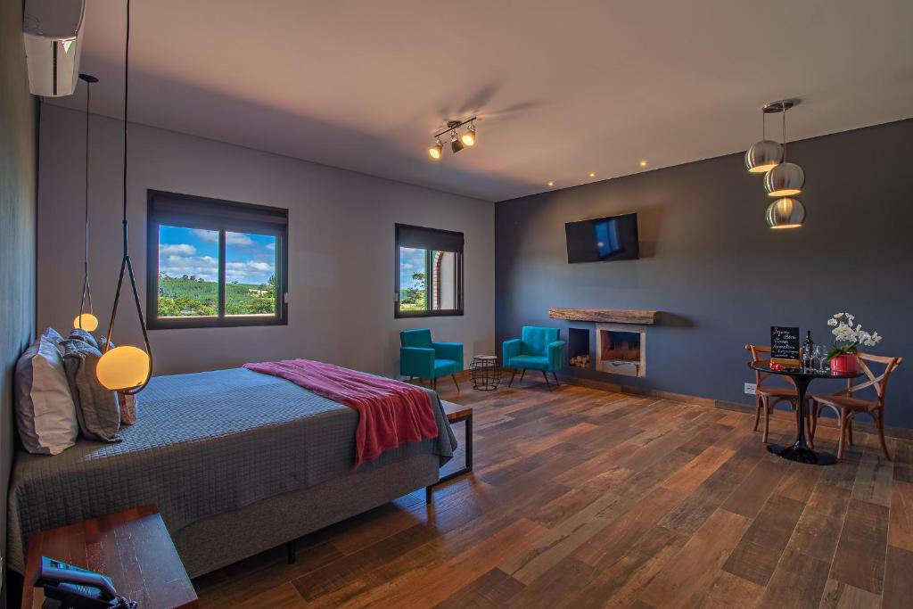 Quarto de casal grande e bem decorado