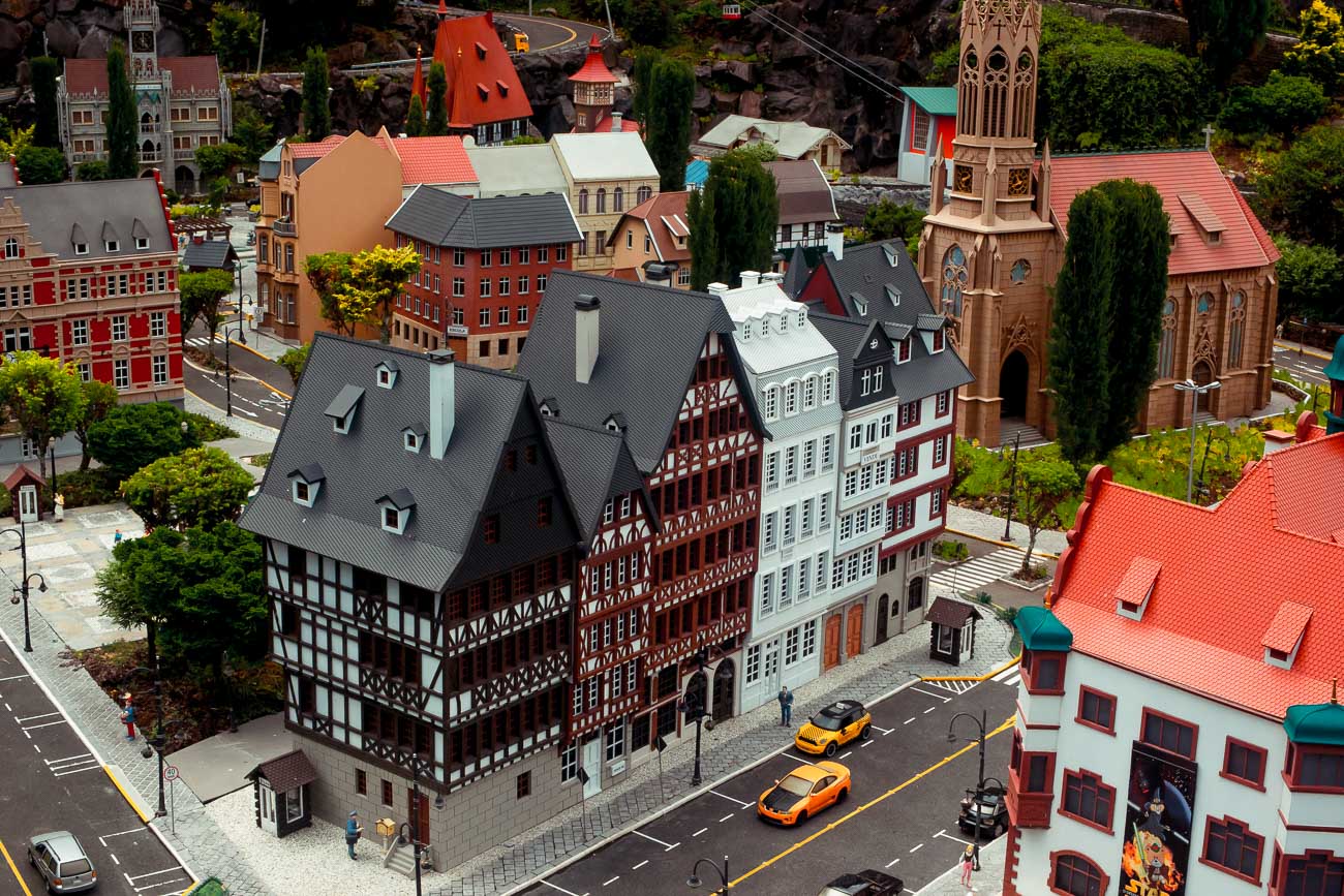 Mini réplicas de construções ao redor do mundo no Parque Mini Mundo