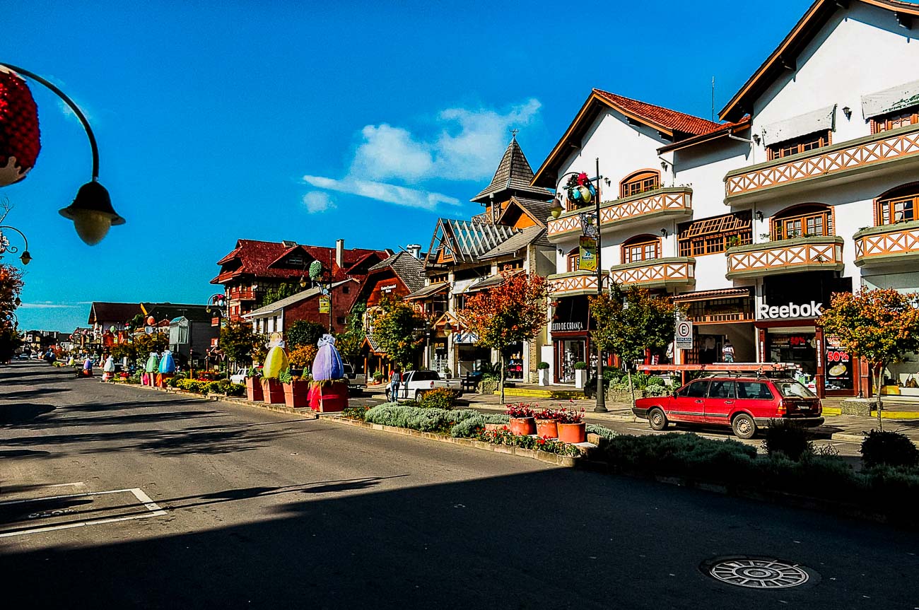 Avenida Borges de Medeiros no Centro de Gramado 