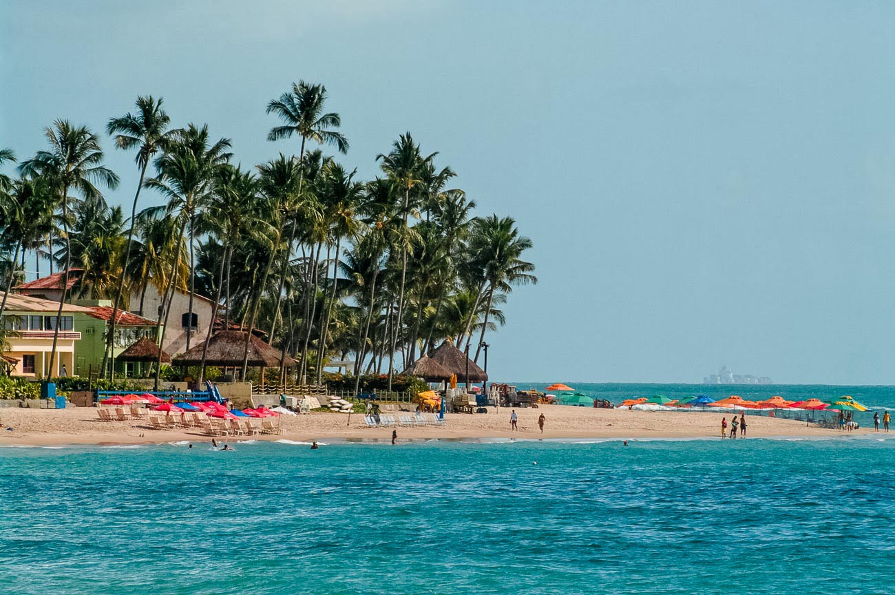 Praia de Porto de Galinhas com águas calmas