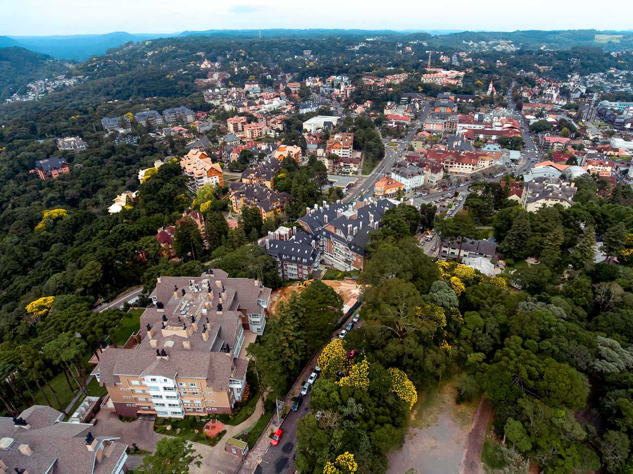 Vista aérea da cidade de Gramado
