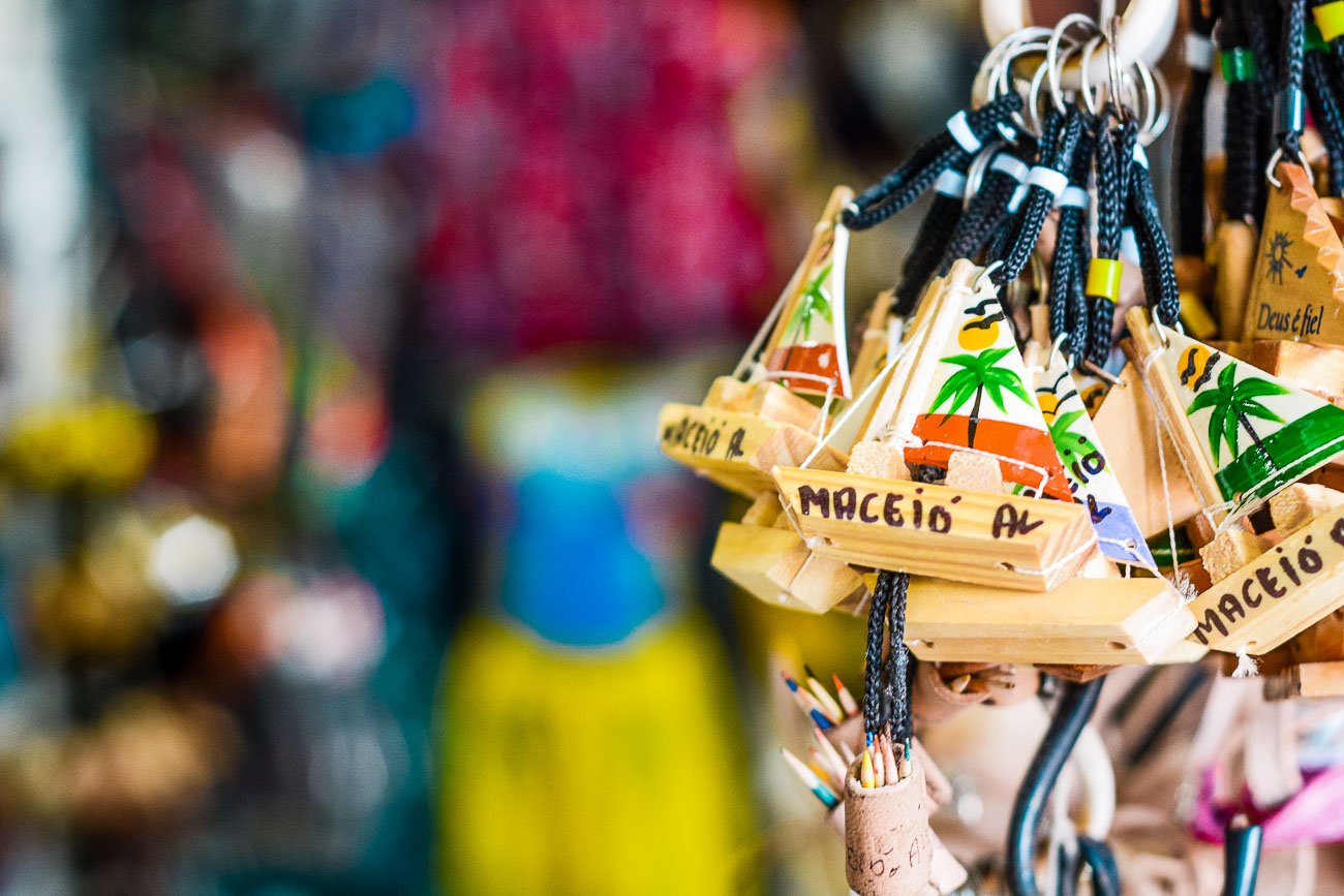 Chaveiros artesanais na Feira de Artesanato em Maceió