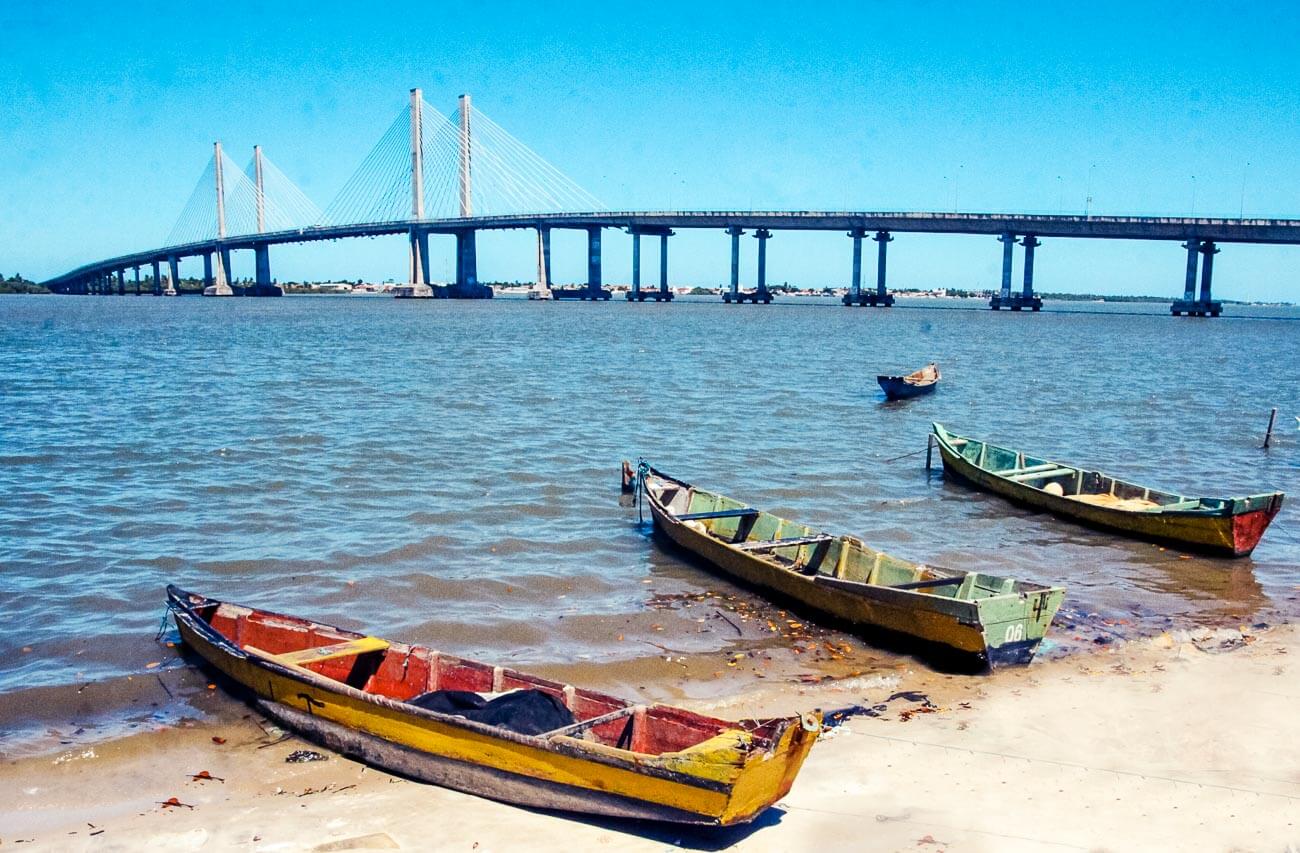 Barcos de pescadores na Barra dos Coqueiros