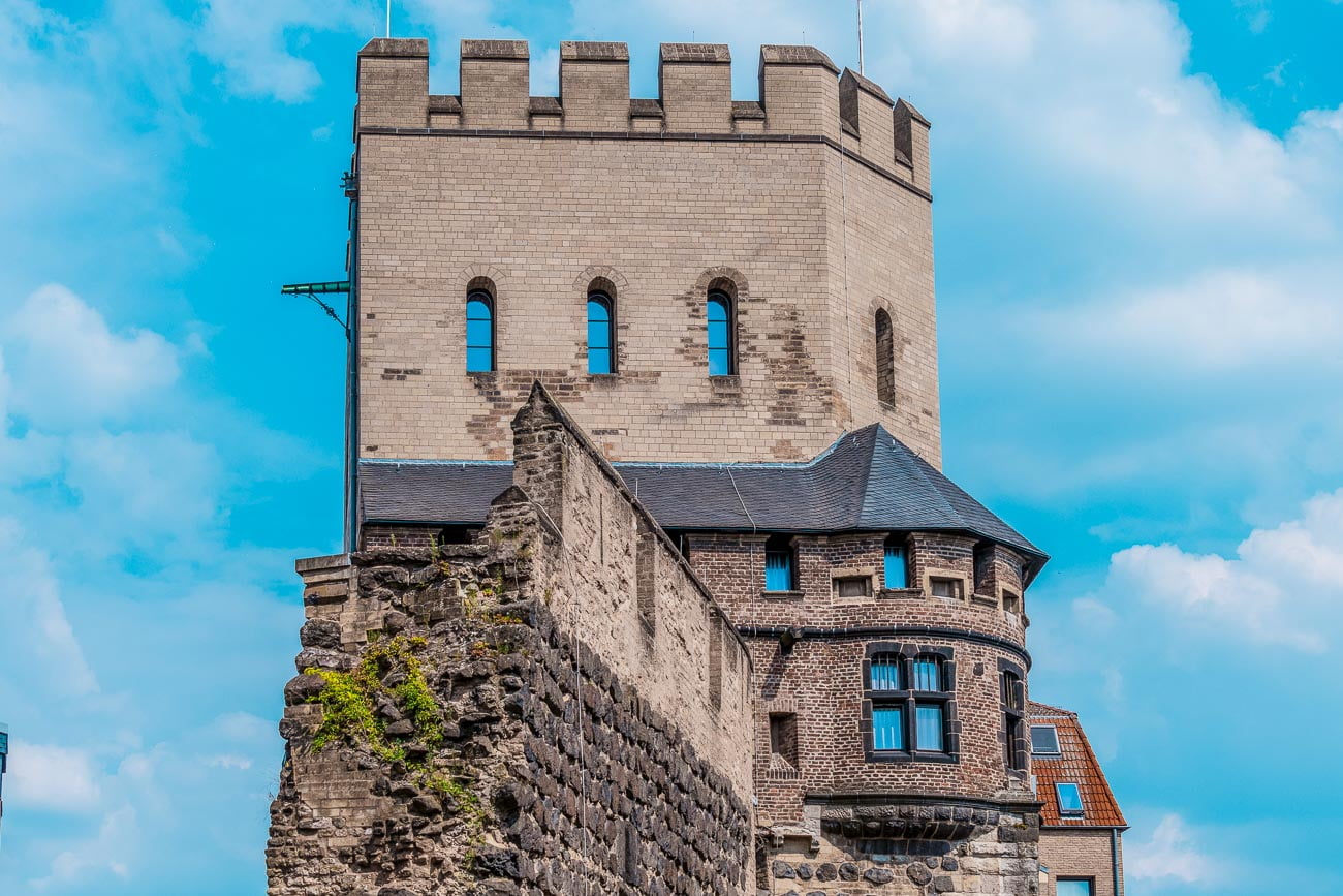 Portão medieval Severinstorburg na cidade de Colônia 