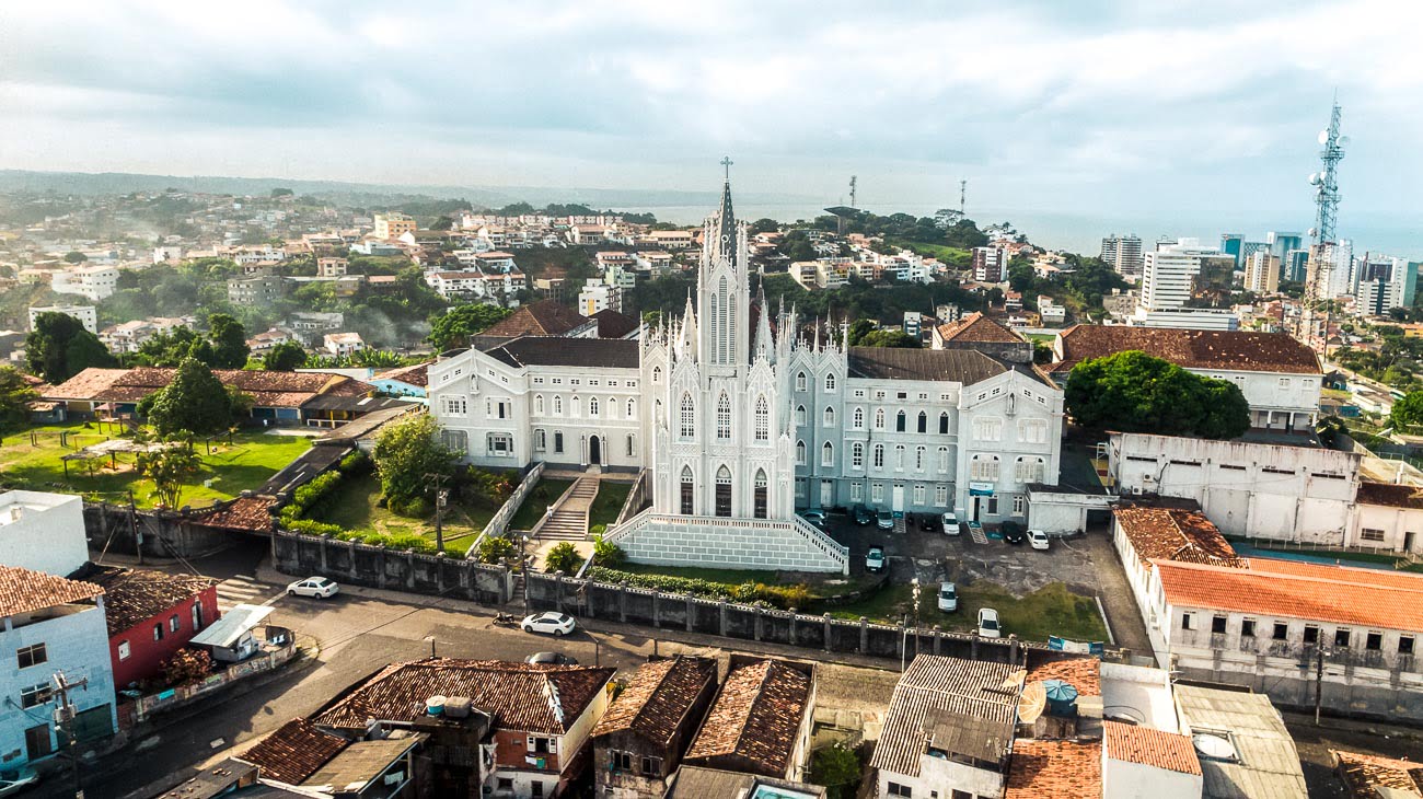 Fachada do grande Museu e Convento Nossa Senhora da Piedade em Ilhéus