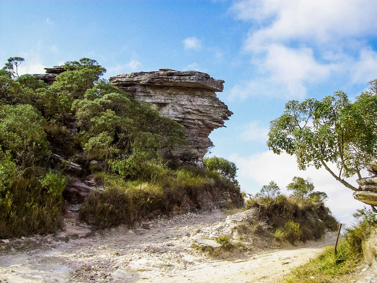 Formações rochosas da Pedra da Bruxa em São Thomé das Letras