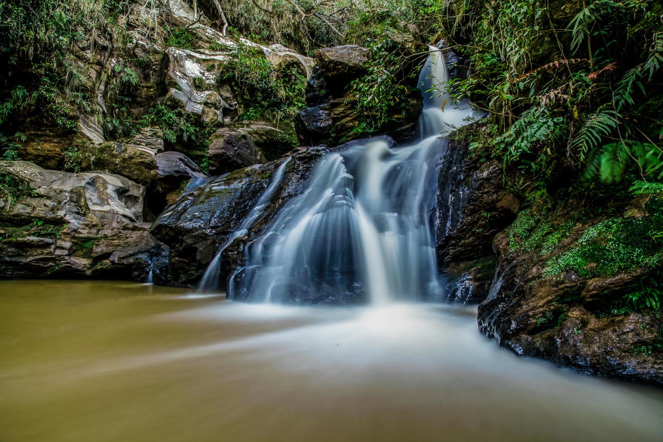 Queda d´água e poço da Cachoeira Eubiose