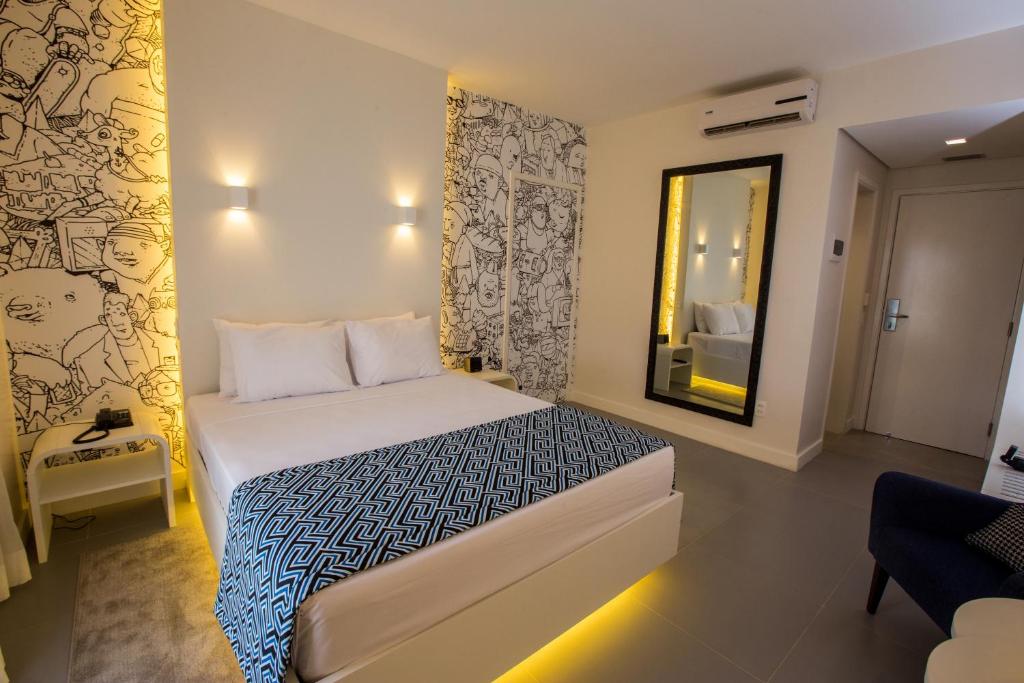 Quarto de casal moderno em hotel em Palmas