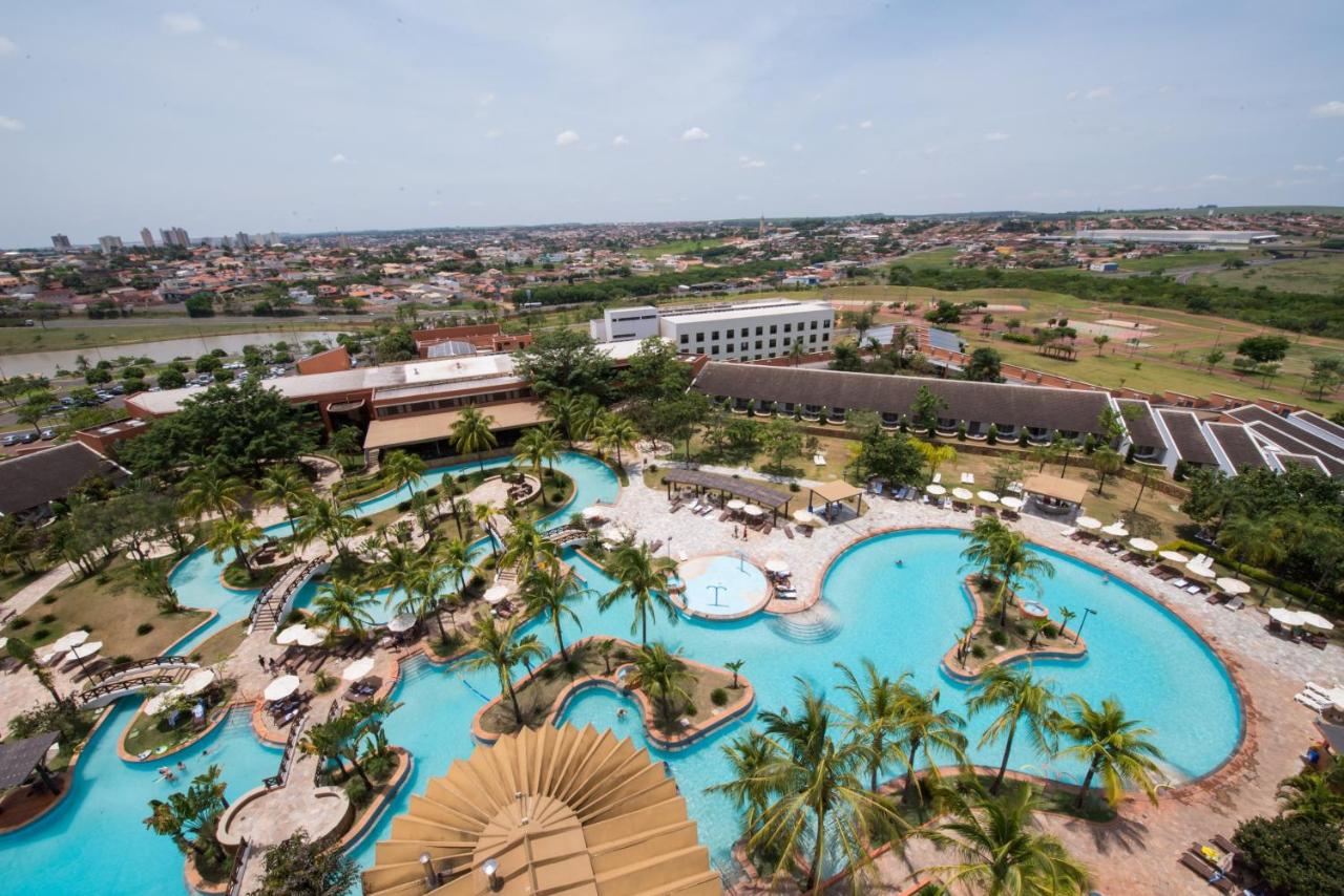 Vista aérea das piscinas do Blue Tree Thermas