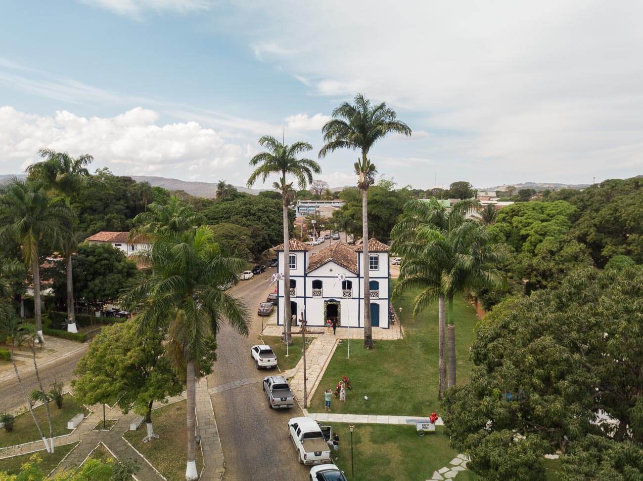 Vista panorâmica da fachada de Igreja Matriz Nossa Senhora do Rosário em Pirenópolis