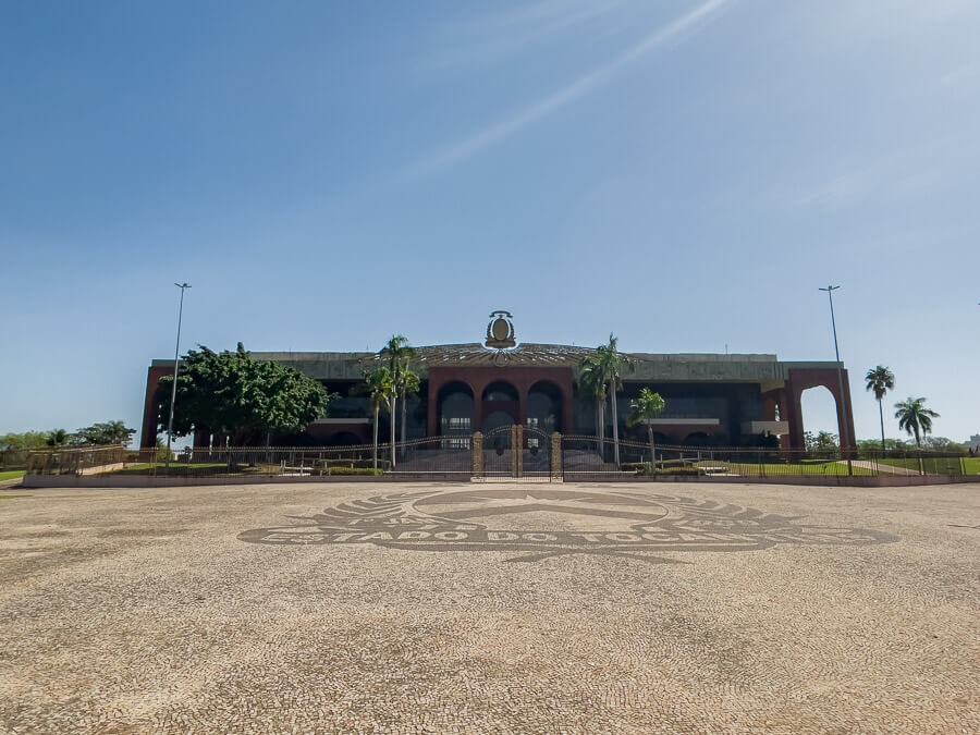 Fachada do Palácio Araguaia  na Praça dos Girassóis