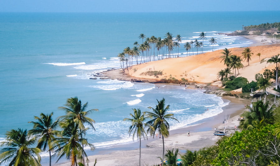 Vista aérea e panorâmica da Praia da Lagoinha no Ceará