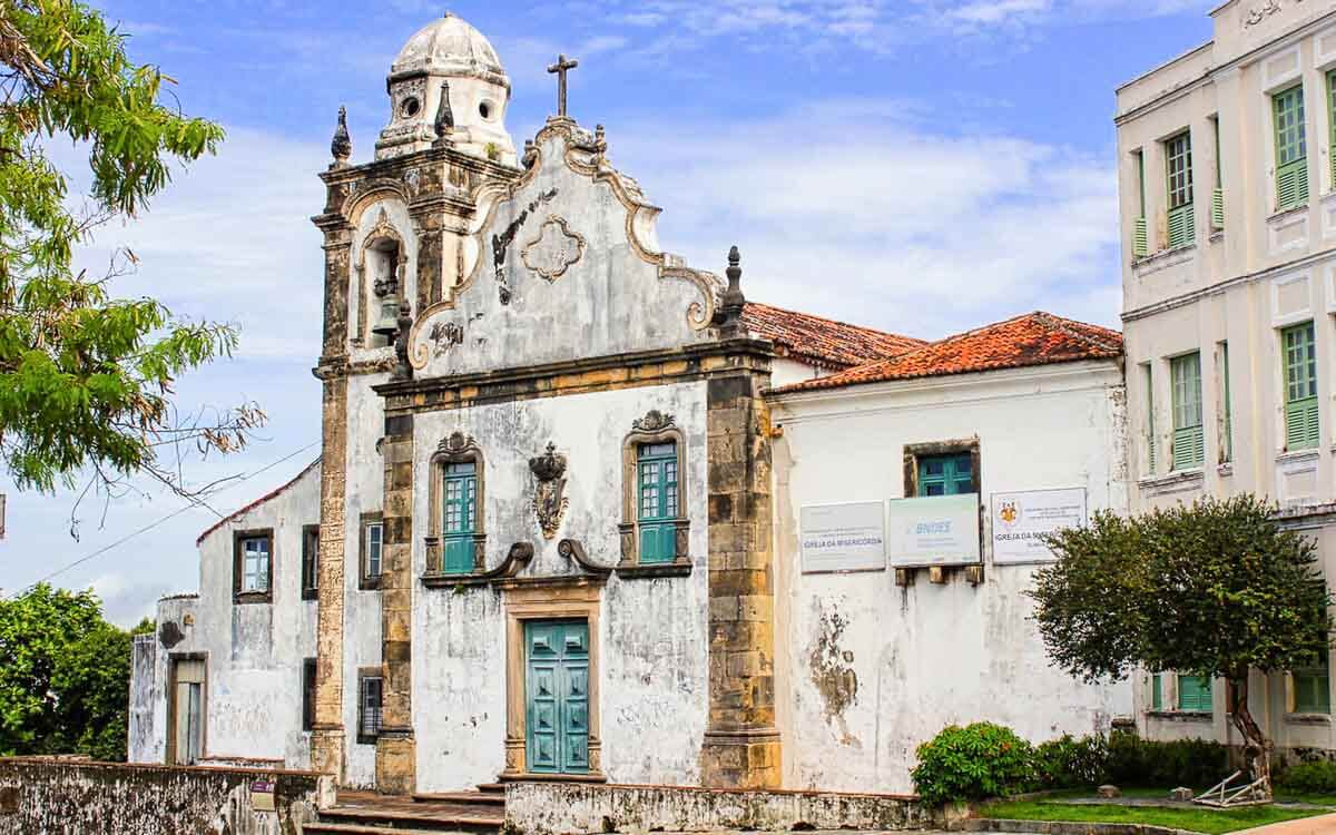 Fachada da Igreja da Misericórdia em Olinda em arquitetura colonial