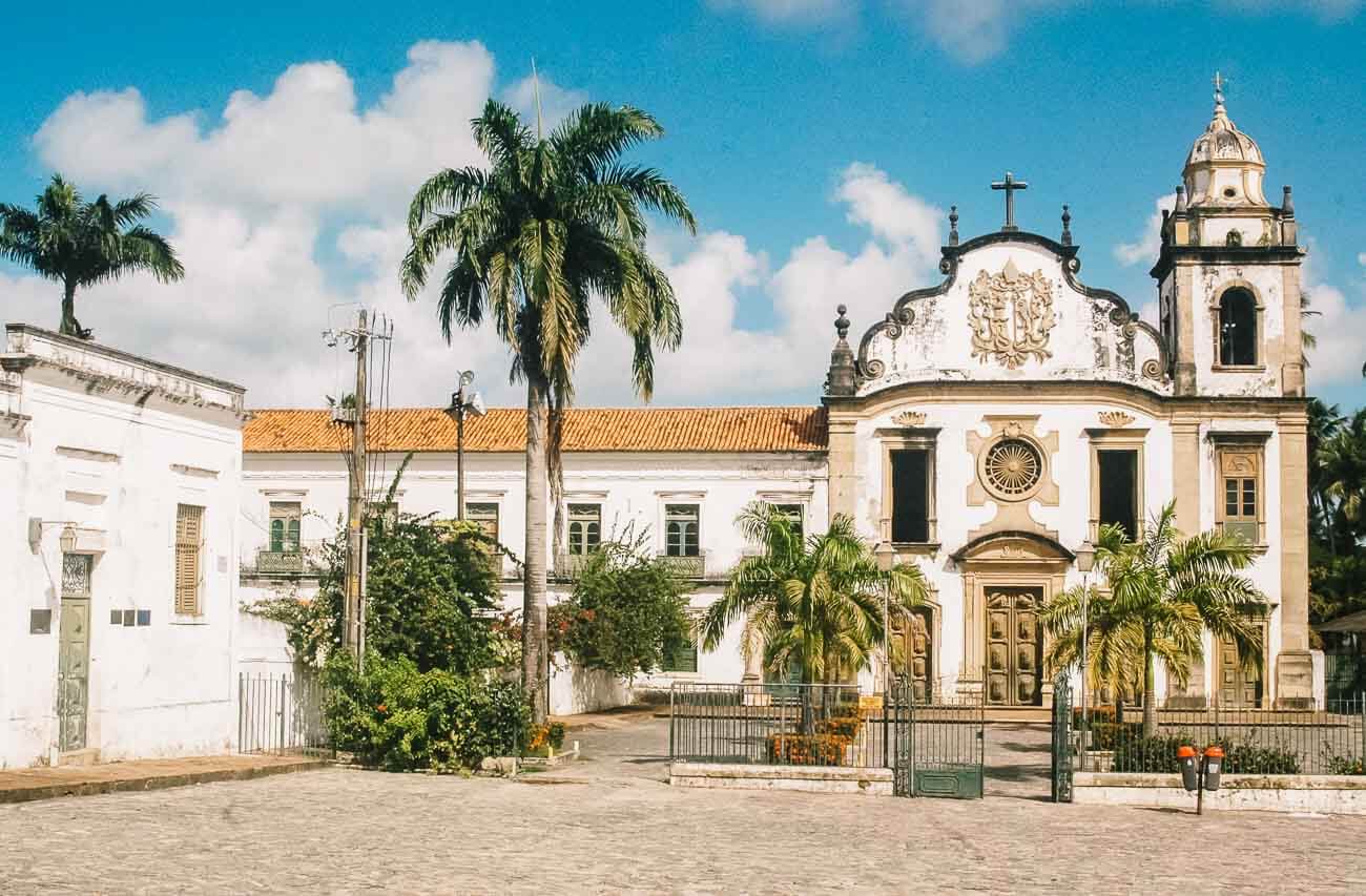 Fachada do Mosteiro de São Bento em Olinda com arquitetura colonial