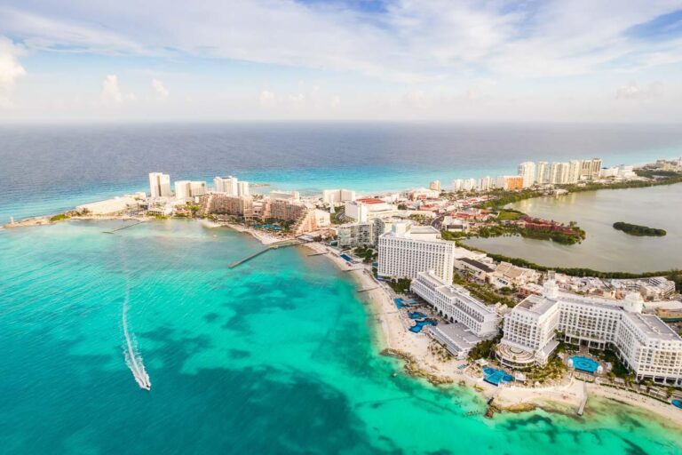 Onde ficar em Cancún: 4 regiões para considerar + dicas práticas