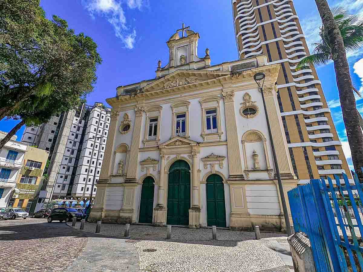 Fachada da Igreja de Nossa Senhora da Vitória em Salvador