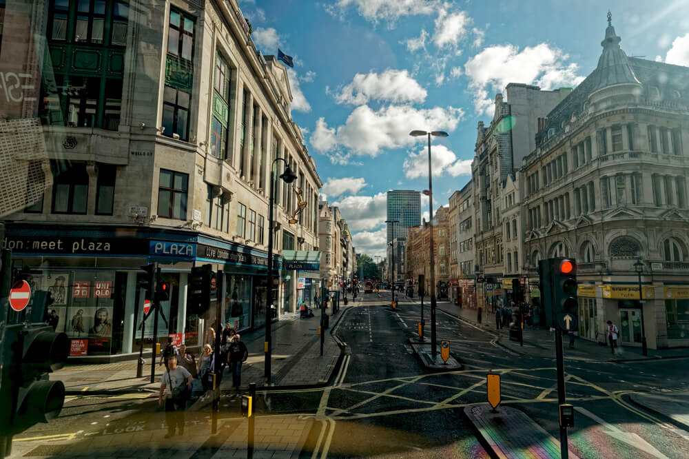 Visão diurna da Oxford Street, em Londres.