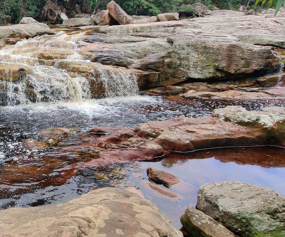 O Poço Halley, uma das atrações do Parque Municipal da Muritiba, em Lençóis.