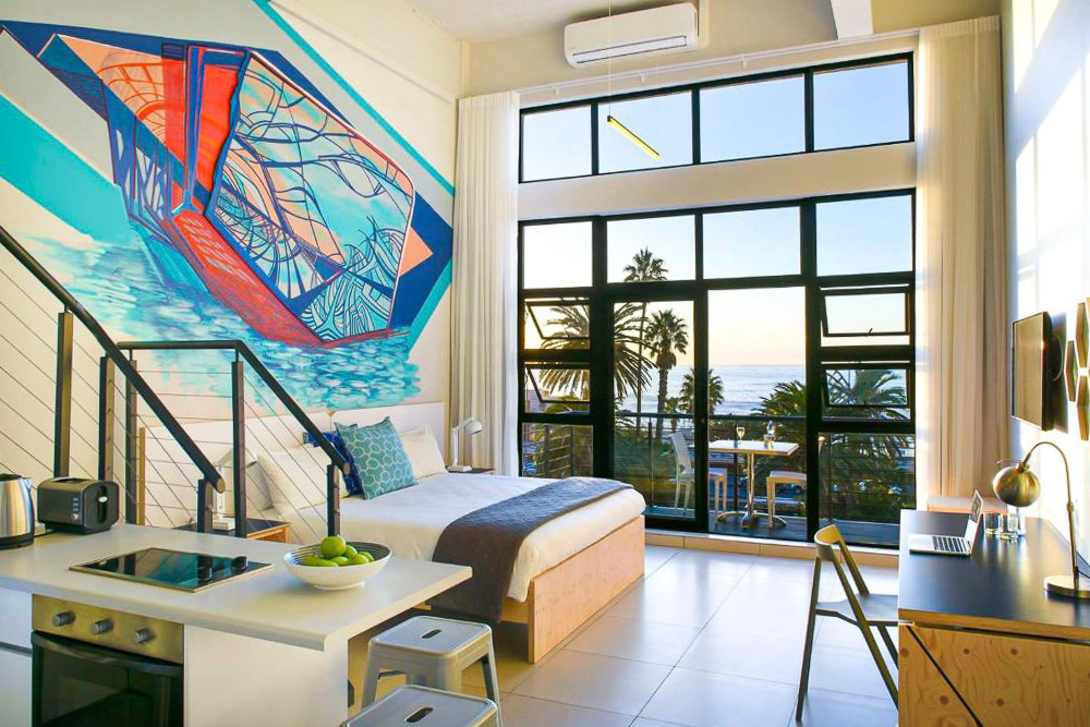 Mojo Hotel & Market