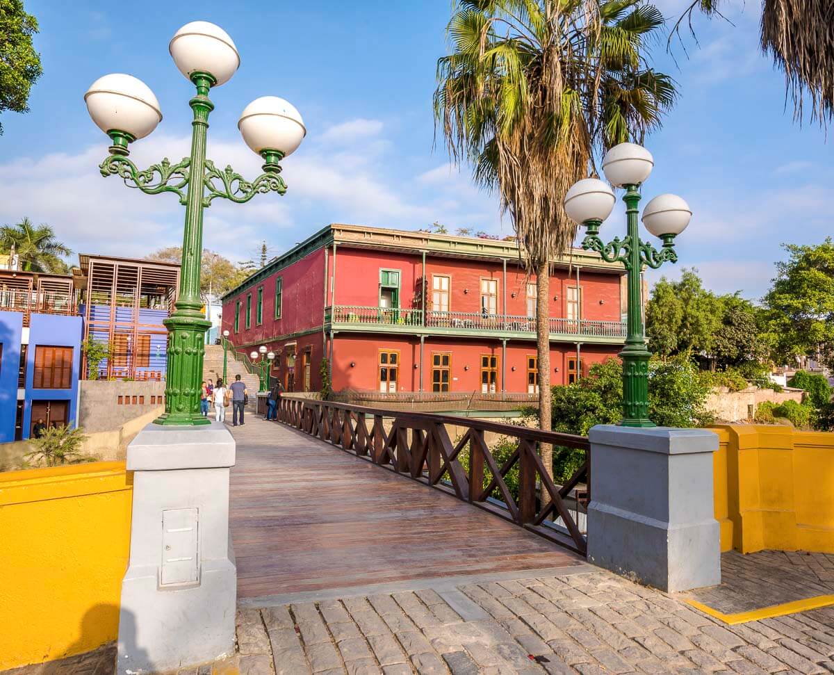 Ponte dos Suspiros no distrito de Barranco, um bairro boêmio e colorido de Lima.