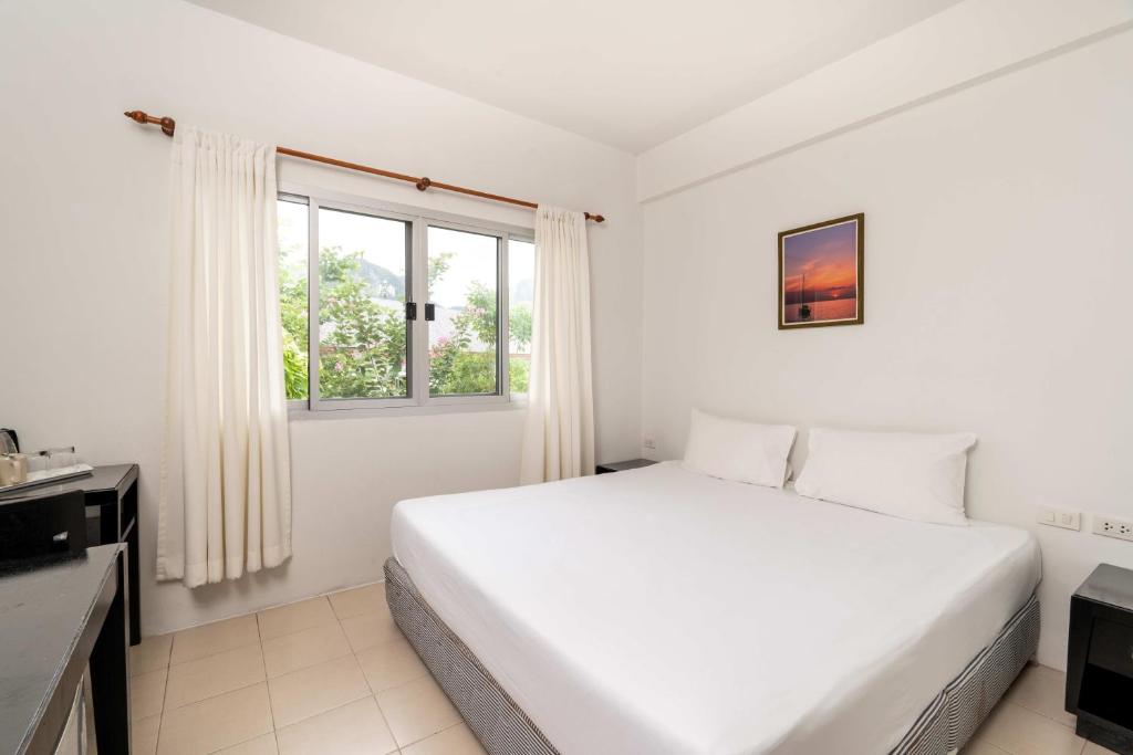 PP Charlie Beach Resort- SHA Plus