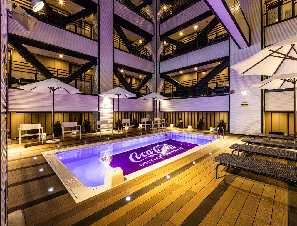 Piscina do APA Hotel and Resort Midosuji Hommachi Ekimae Tower em Osaka