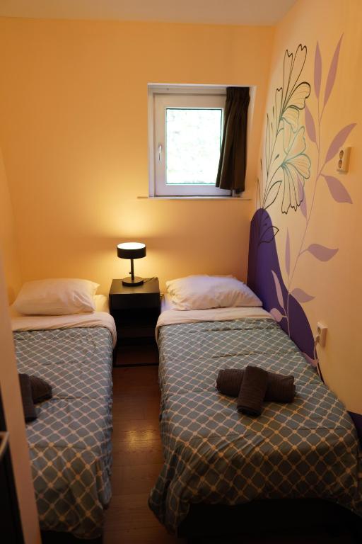 Quarto compartilhado do Onefam Amstel, em Amsterdam.